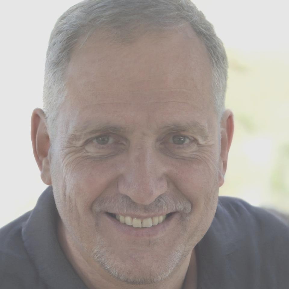 Instructor Carlos Mendoza